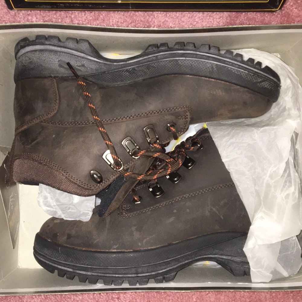 Women’s hiking boots
